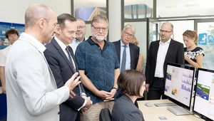 Wirtschaftsminister Wissing auf Sommerreise am DFKI in Kaiserslautern