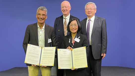 v.l.n.r.: Prof. Antonio Krüger, Prof. Wolfgang Wahlster, Prof. Jane Yung-jen Hsu, Minister Cheng-Wen Wu